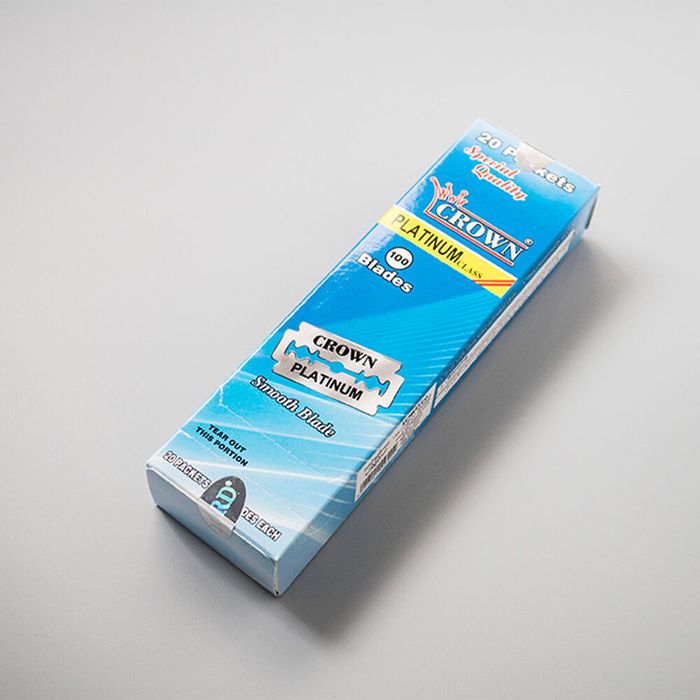 Crown Platinum Razor Blades 20 Pack (100 Blades) by Barbero - Available at allkpopmag. Price: $67.37.