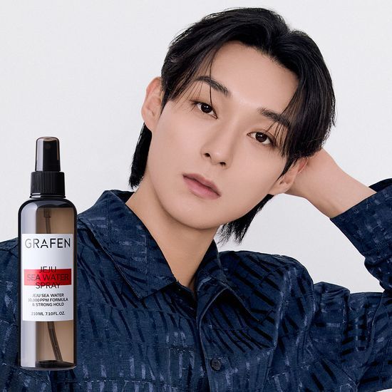 Alt text: Graphene Jeju Sea Water Spray 210ml - Men's beauty styling product for hydration and texture, showcased in a sleek bottle.