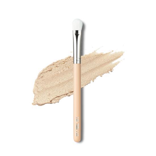 Medium eyeshadow brush from The Tool Lab for flawless makeup application, perfect for K-Beauty enthusiasts.