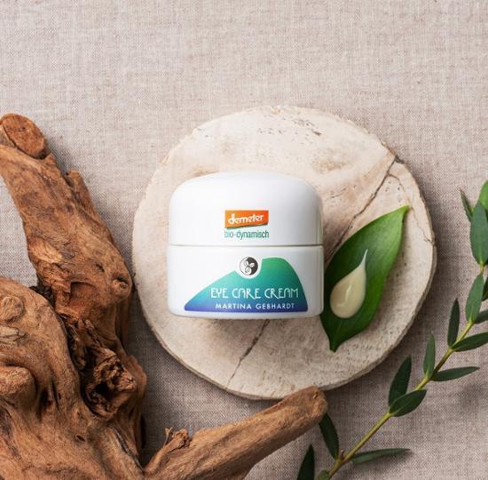 Martina Gebhardt Avocado Eye Cream 15ml - Nourishing skincare product for eye care, featuring a luxurious avocado formula.