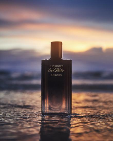 Davidoff Cool Water Ribbon EDT 75ml fragrance for men, showcasing a sleek bottle design, symbolizing freshness and elegance in men's beauty.