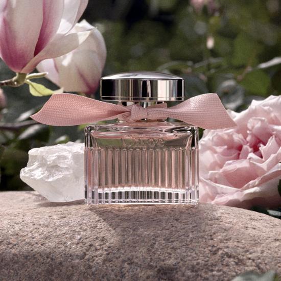 Chloé Signature Eau de Toilette 30ml bottle, a luxurious fragrance from K-Beauty, showcasing elegant design and floral notes.