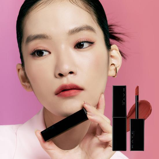 Kate Lip Monster Soufflé Matte in shade M05 Misty Mud, featuring a selection of 10 vibrant colors, showcasing the stylish packaging.