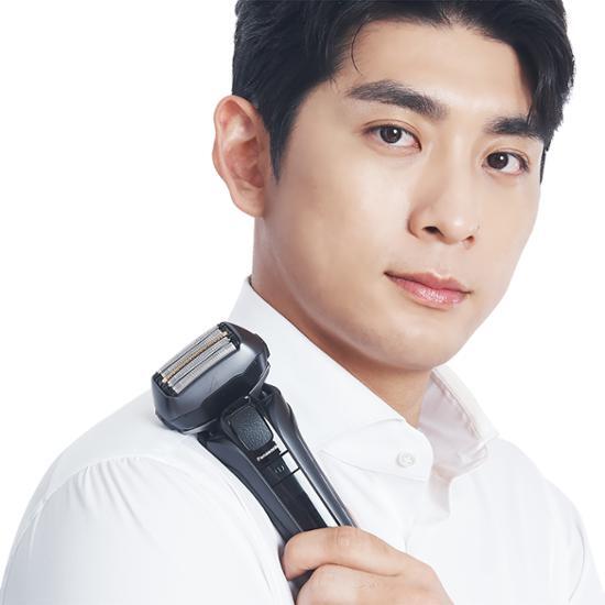 Panasonic Lamdash ES-LV9U 5-Blade Premium Electric Shaver