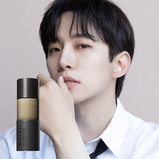 THE SAEM Mineral Homme Black Toner/Emulsion for men, a K-Beauty skincare product designed for hydration and revitalization.