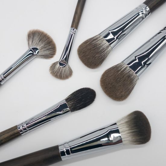 Close-up of the Luvwa Blusher & Highlighter Brush featuring soft faux fur bristles, available in six stylish options, perfect for applying cream blush. Ideal makeup tool for K-Beauty enthusiasts.