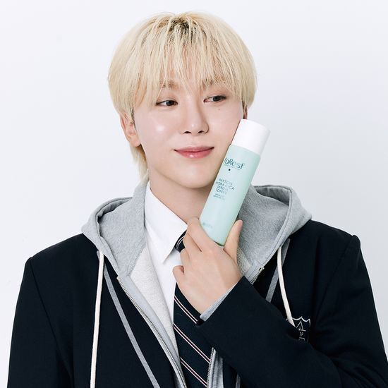 Green Finger Forest Phyton Hydrating Cica Serum Toner 200ml - K-Beauty skincare toner for hydration, featuring a forest-inspired design.