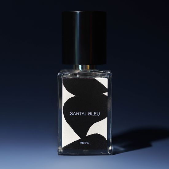 Albow Case Study EDP 30ml Santal Blue fragrance bottle showcasing a sleek design, ideal for K-Beauty enthusiasts.