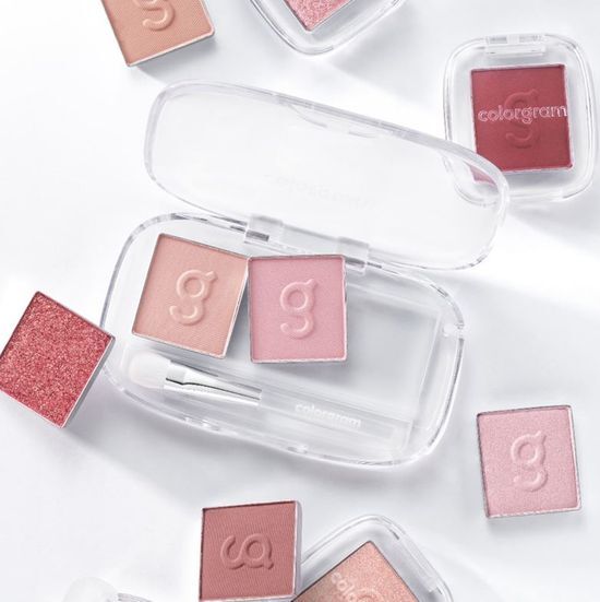 Colorgram Single Cube Shadow Case featuring three vibrant pans, ideal for K-Beauty enthusiasts and makeup lovers.