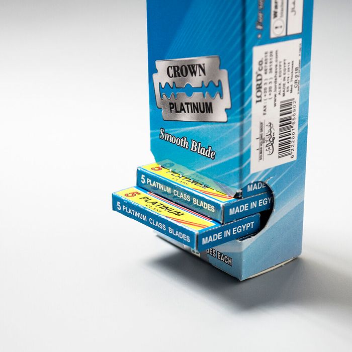 Crown Platinum Razor Blades 20 Pack (100 Blades) by Barbero - Available at allkpopmag. Price: $67.37.