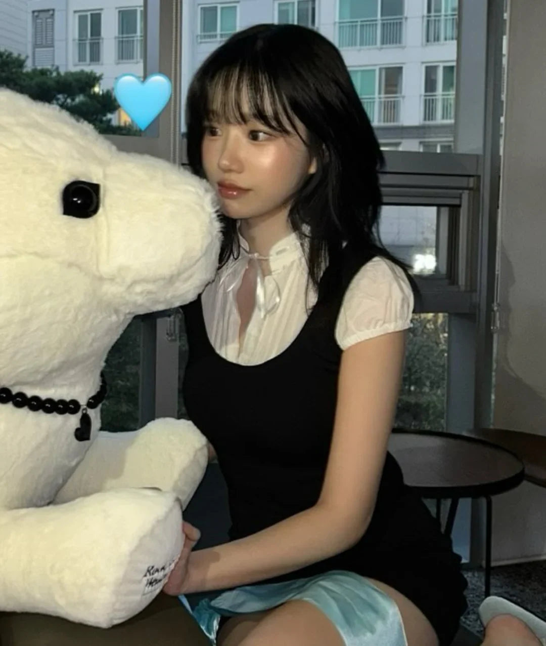 what shirt is jo yuri wearing in this picture?