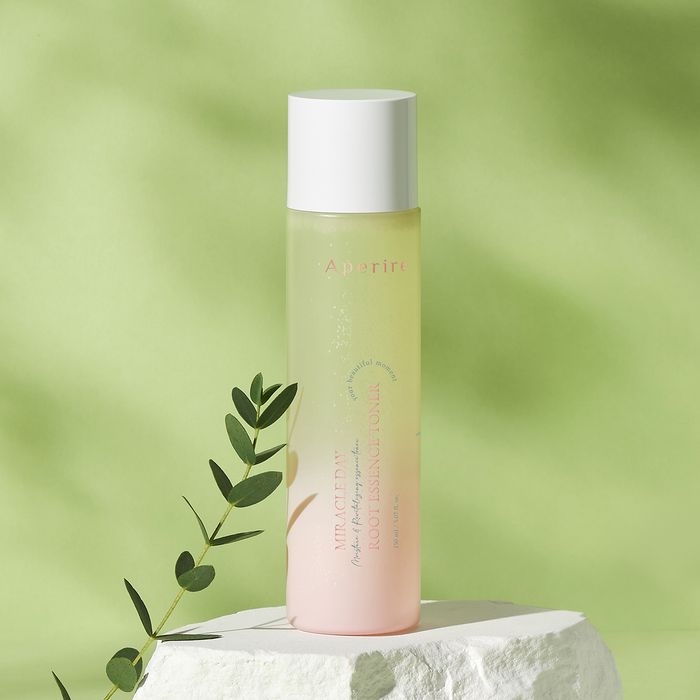 [60 Cotton Pads] Miracle Day Root Essence Toner 150ml by Aperire - Available at allkpopmag. Price: $30.45.