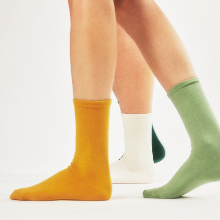 Perfect Fit Solid Color Socks (Customizable Options) by Boshun - Available at allkpopmag. Price: $9.81.