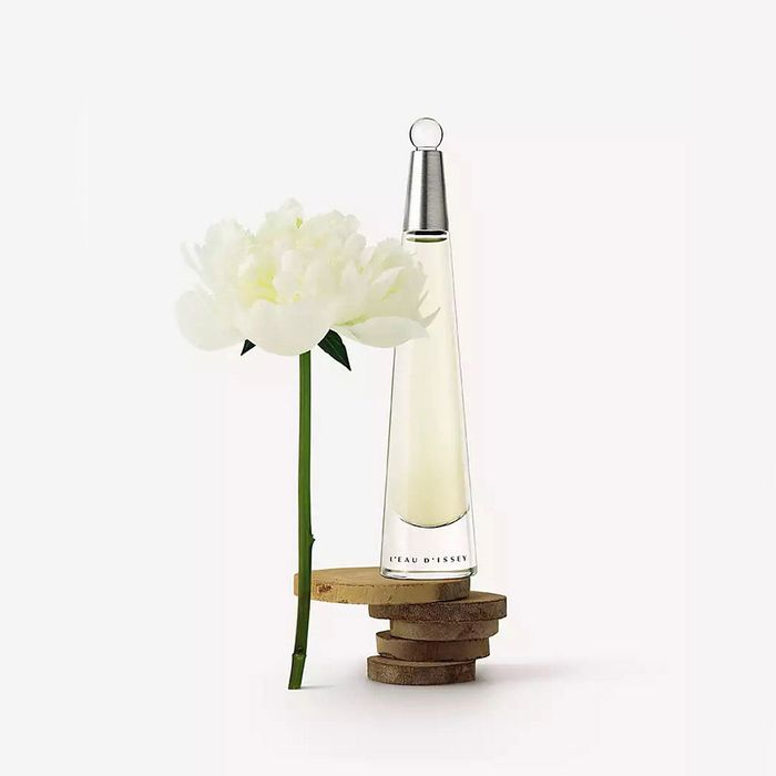 Issey Miyake L'Eau d'Issey Woman EDT 100ml by Issey Miyake - Available at allkpopmag. Price: $104.53.
