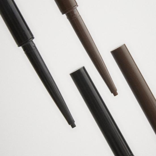 Woodbury Creamy Gel Super Slim - A lightweight gel formula for a flawless finish, perfect for everyday use.