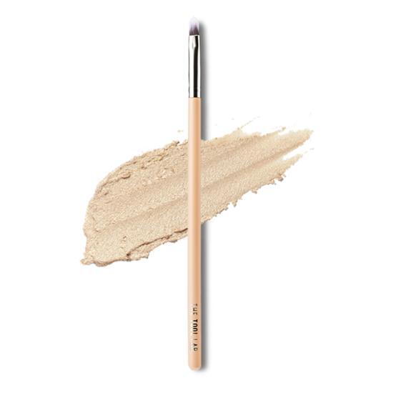 Classic Corrector Concealer Brush from The Tool Lab, perfect for precise makeup application and blending, ideal for K-Beauty enthusiasts.