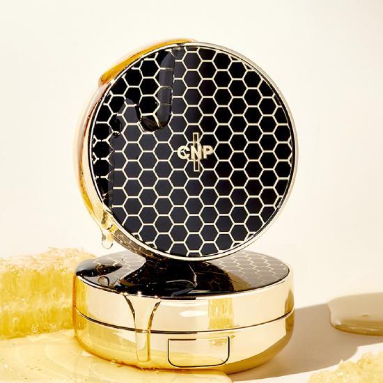 Image of CNP Propolis Ampoule Cushion Set featuring the main product and refill in Size 21, designed by Chae & Park.