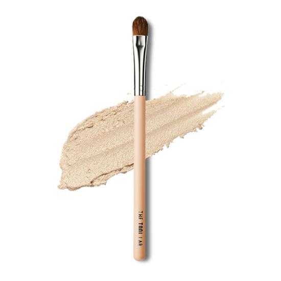 Eye Base Shadow Brush from The Tool Lab, designed for precise eyeshadow application, perfect for K-Beauty enthusiasts.