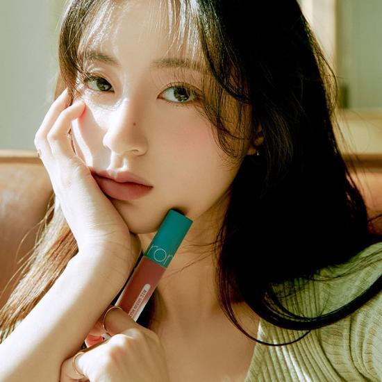 Romand Zero Velvet Tint in Icy shade - a smooth, matte lip tint with a soft velvet finish, perfect for a subtle yet vibrant look.