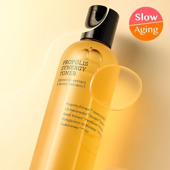 COSRX Full Fit Propolis Synergy Toner 280ml - K-Beauty skincare toner enriched with propolis for hydration and nourishment.