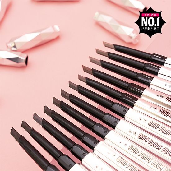 Alt text: Benefit Goof Proof Brow Pencil in Warm Light Brown - a brow enhancing pencil for precise and effortless application.