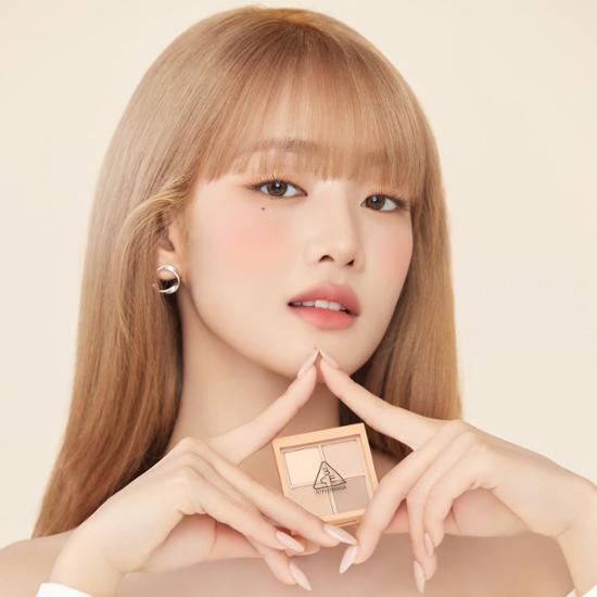 Alt text: 3CE Mini Multi Eye Color Palette in Side by Side - Compact makeup palette featuring a range of versatile eye shadow shades.