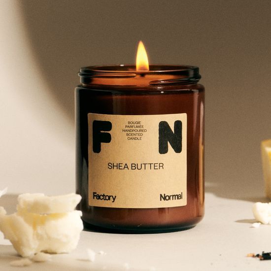 Factory Normal Brown Bottle Soy Candle 210g in shea butter scent, showcasing a stylish brown glass container, perfect for adding fragrance to any space.