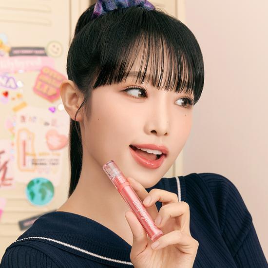 Image of Lilybyred Glash Layer Fixing Tint in the color 10 Dear Move, showcasing its vibrant pigmentation and sleek packaging, ideal for makeup enthusiasts.