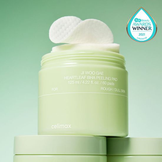 Pack of 60 Cellymax Mugwort BHA Eraser Peeling Pads for effective skincare, featuring a K-Beauty formula designed to exfoliate and refresh the skin.