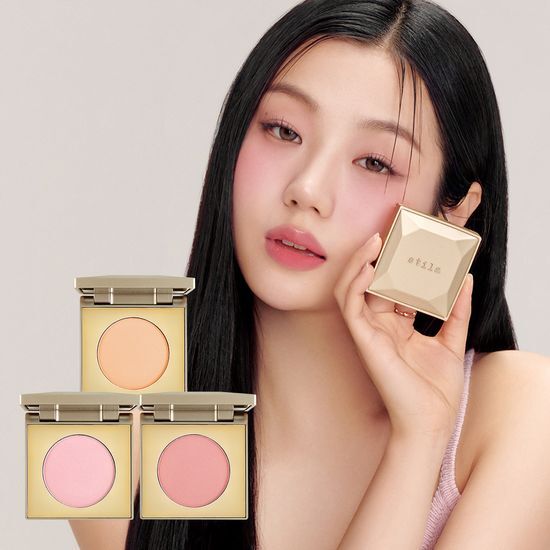 Stila Soft Glow Powder Blush in Seoul Seduction - a soft pink blush compact with a smooth finish, perfect for a radiant glow.