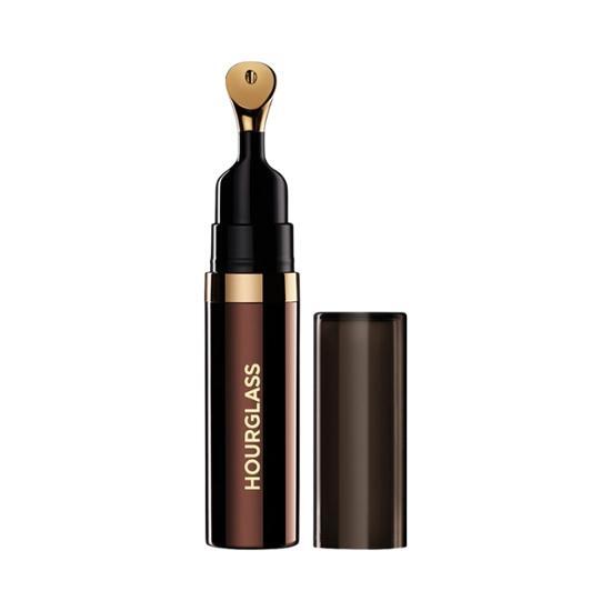 Hourglass N 28 Lip Oil in Bear - Luxurious lip oil with a rich, nourishing formula for a glossy finish.