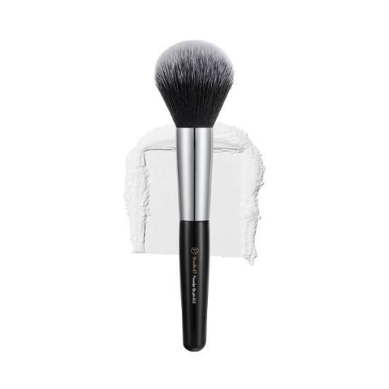 Studio 17 Powder Brush 812 - Premium beauty tool for flawless makeup application, ideal for K-Beauty enthusiasts.