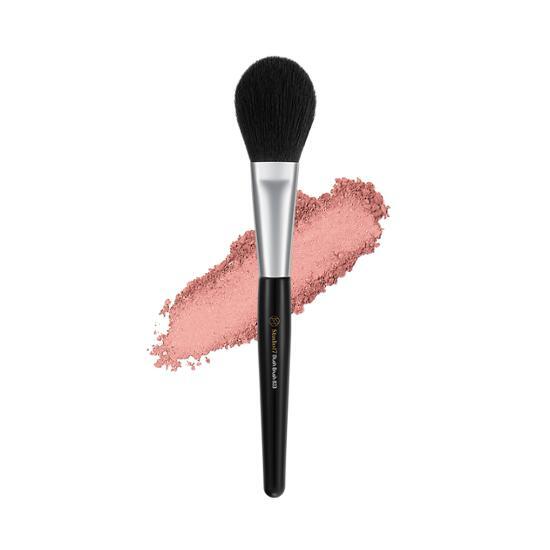 Studio 17 Blush Brush 833 - K-Beauty makeup tool designed for precise blush application, ideal for achieving a flawless look.