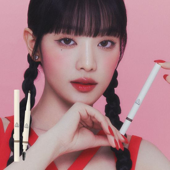 3CE Easy Brow Designing Pencil in Light Blonde for precise eyebrow shaping and filling.