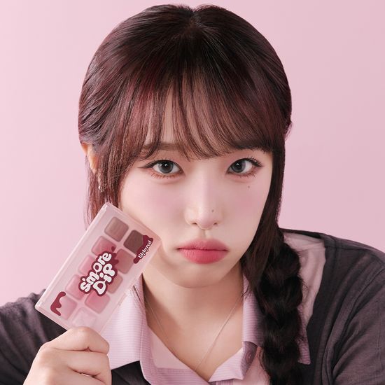 Alt text: Lilybyred Mood Keyboard in 'To my dear Cinnamon' - 11 vibrant colors showcasing a stylish design.