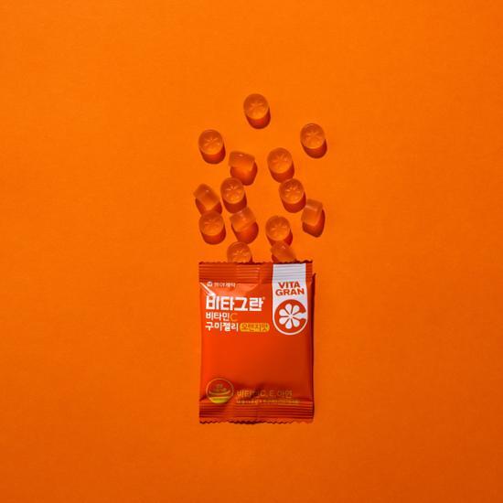 Vitagran Vitamin C Gummy Jelly in orange flavor, featuring a 15-count packaging.