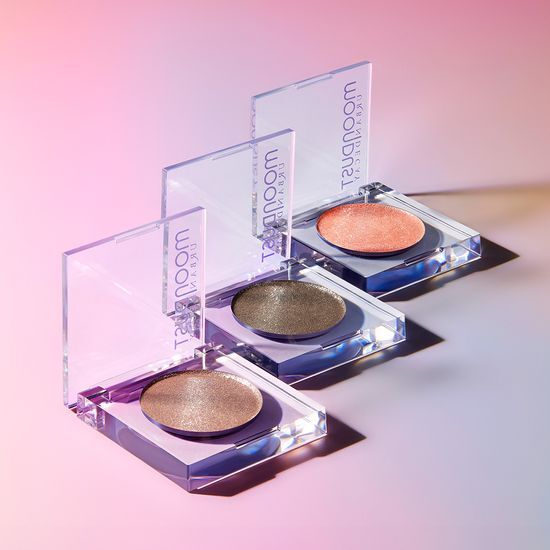 Urban Decay Moondust Single Eyeshadow in a shimmering glitter finish, showcasing a vibrant color option for eye makeup enthusiasts.