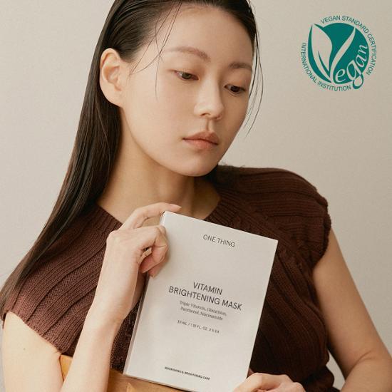 One Thing Vitamin Brightening Mask - 5 sheets of K-Beauty skincare for radiant skin.