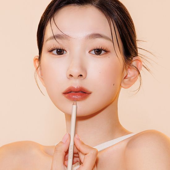 Alt text: The Saem Cover Perfection Lip Pencil in shade 05 Toffee, featuring a creamy texture and long-lasting formula, available in 6 vibrant colors.