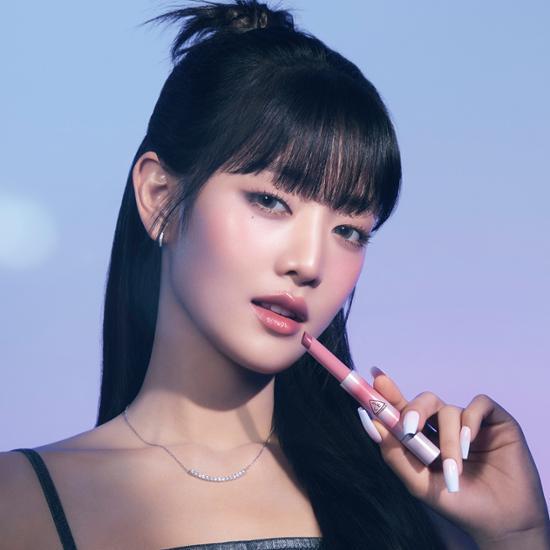 3CE Shine Reflector in Lilac Glaze - 7 vibrant colors for a radiant finish.