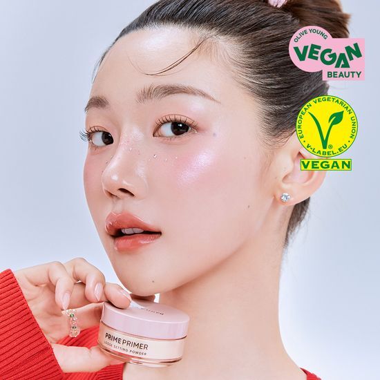 Vanilla Co Prime Primer Loose Setting Powder 8g in elegant packaging, perfect for setting makeup and providing a smooth finish.