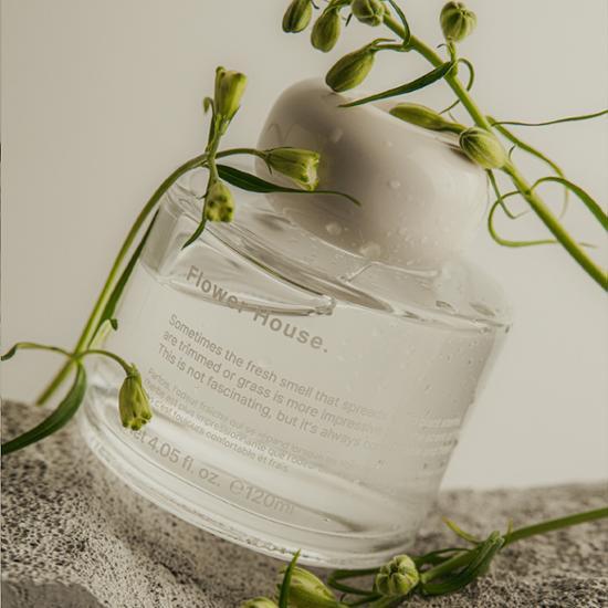 120ml Dunhyang Perfume Diffuser featuring a floral design, perfect for enhancing your space with a K-Beauty fragrance.