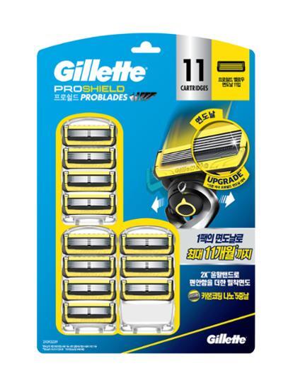 Gillette ProShield Yellow Razor Blades - 11 count pack for men's grooming and shaving needs.