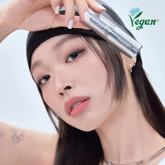 About Tone Blurring Lasting Stick Primer 10g - A versatile makeup primer designed to blur imperfections and create a smooth canvas for flawless makeup application.