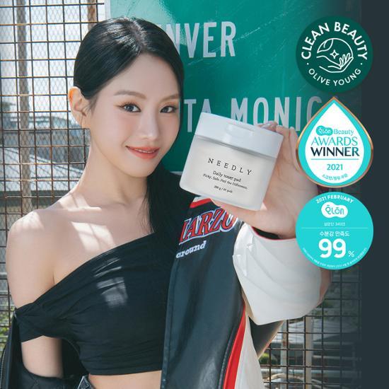 Needly Daily Toner Pads – 60 sheets plus 10 bonus sheets, K-Beauty skincare product for refreshing and soothing the skin.
