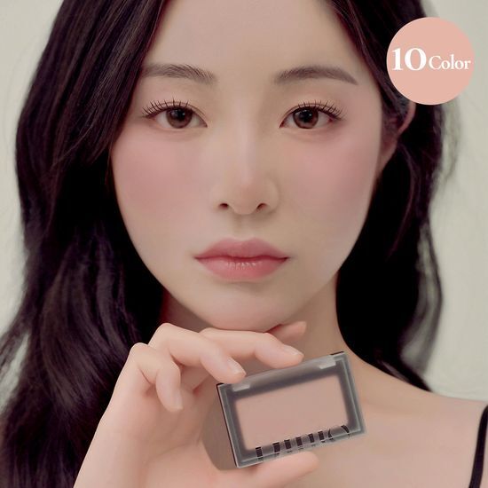 Alt text: Dinto Blurry Finish All That Moments Blush in shade 502 Sweet Rilke, showcasing a soft, muted pink color ideal for a natural look.