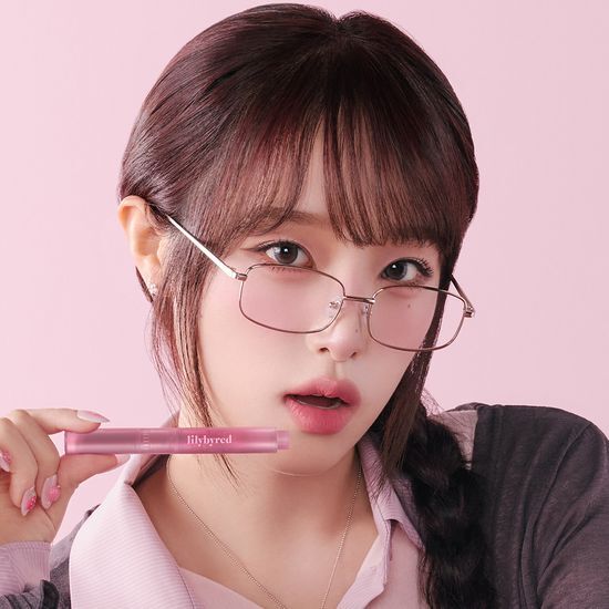 Alt text: Lilybyred Milky Blur Fondue Bar featuring 6 vibrant colors, including apricot dipped in peanut butter, perfect for a soft and creamy makeup look.