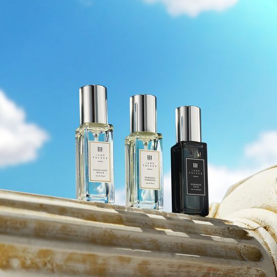 Jane Packer Ocean Song Moth Morning Gardenia Eau de Parfum 10ml, featuring floral notes of gardenia and lilac, packaged elegantly for a luxurious fragrance experience.