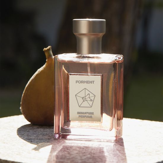 Pohment Signature Perfume Fig Noir 50ml - Men's fragrance showcasing a sophisticated blend of fig notes, ideal for the modern man.