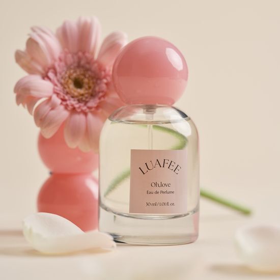 Lua Pe Oh, Love EDP 30ml - A romantic fragrance from K-Beauty, perfect for enhancing your personal care routine.